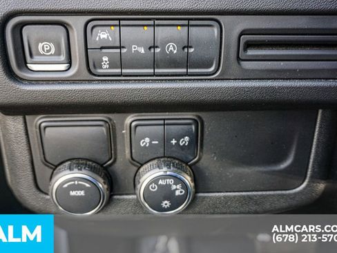 Used 2024 Chevrolet Suburban Premier RWD image 49