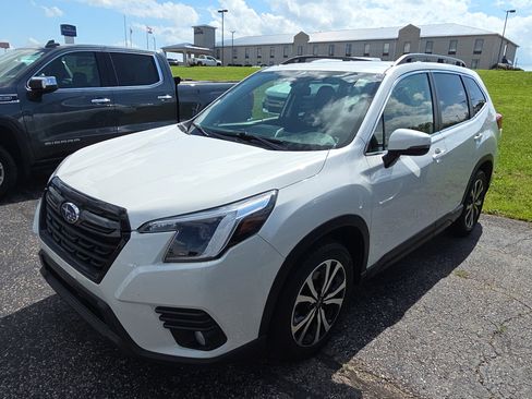 Used 2023 Subaru Forester Limited AWD/4WD image 3