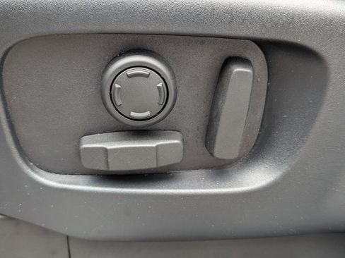 Used 2020 Land Rover Discovery HSE image 23