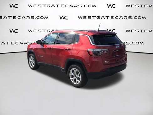 Used 2025 Jeep Compass Latitude AWD/4WD image 7
