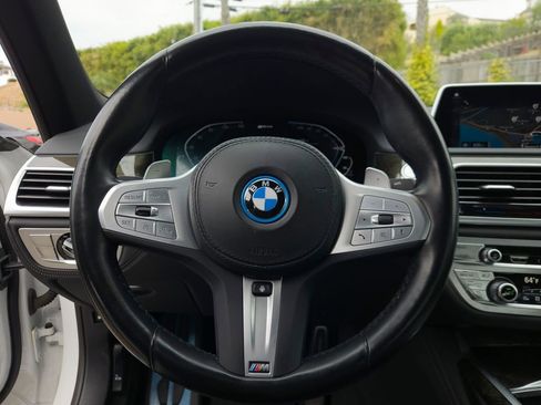 Used 2022 BMW 745e xDrive w/ M Sport Package image 16