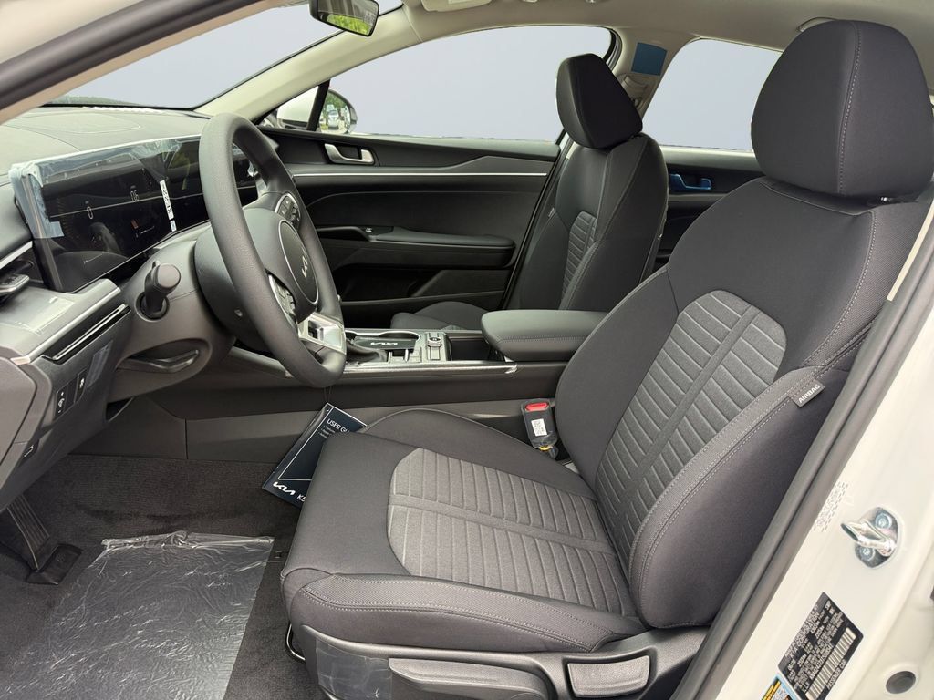 New 2026 Kia K5 LXS FWD image 9