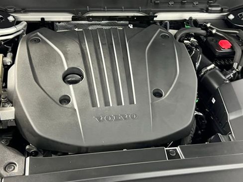 Used 2024 Volvo XC90 B5 Plus image 34