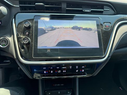 Used 2022 Chevrolet Bolt EUV LT w/ Convenience Package image 11