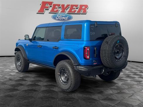 New 2025 Ford Bronco Badlands image 3