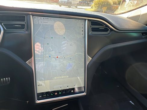 Used 2013 Tesla Model S Performance image 30