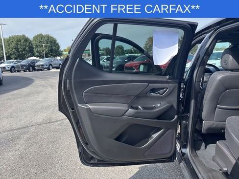 Used 2023 Chevrolet Traverse RS image 26