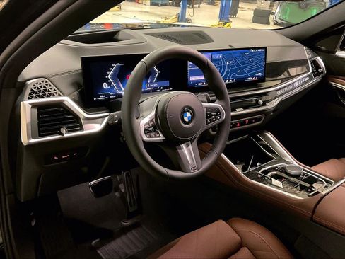 New 2026 BMW X6 xDrive40i w/ Climate Comfort Package image 8