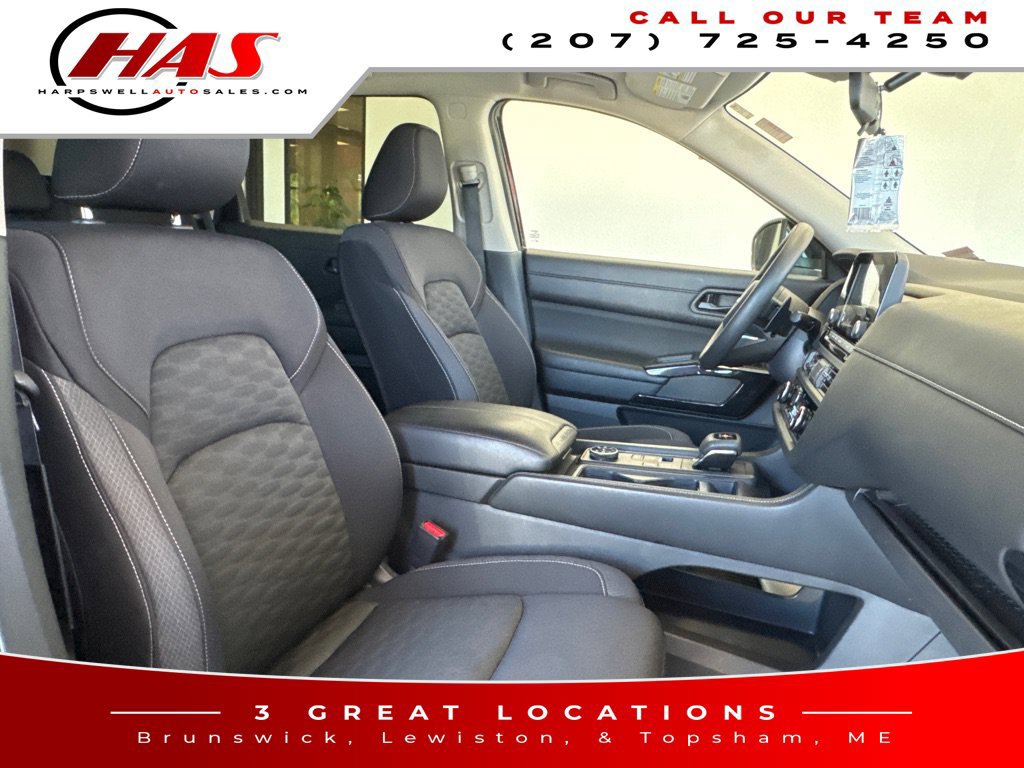 Used 2024 Nissan Pathfinder S AWD/4WD image 15