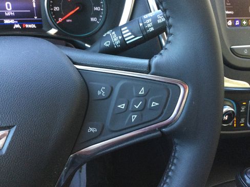 Used 2020 Chevrolet Equinox LT image 15