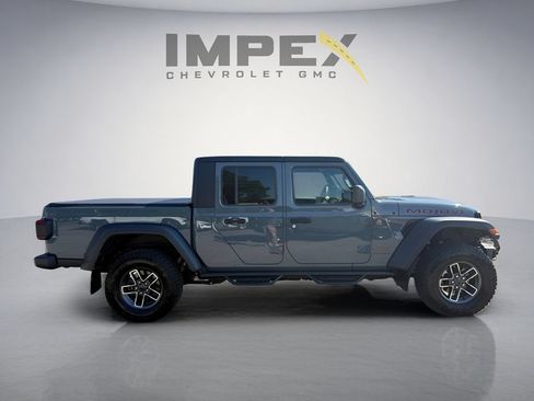 Used 2025 Jeep Gladiator Mojave w/ Convenience Group AWD/4WD image 6