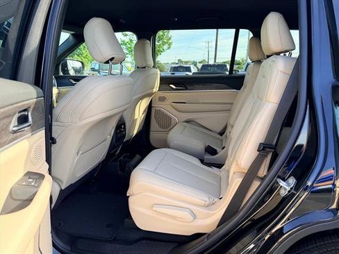 New 2026 Jeep Grand Cherokee L Limited RWD image 6