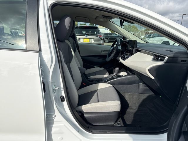 Used 2023 Toyota Corolla LE FWD image 9