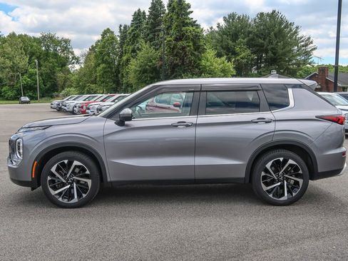 Used 2022 Mitsubishi Outlander SE AWD/4WD image 3