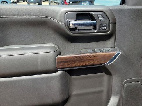 Used 2019 GMC Sierra 1500 SLT RWD image 18