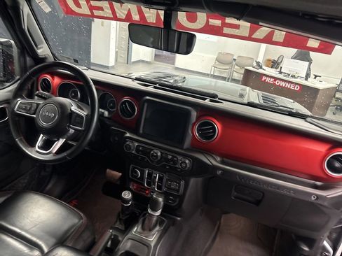 Used 2018 Jeep Wrangler Unlimited Rubicon AWD/4WD image 13