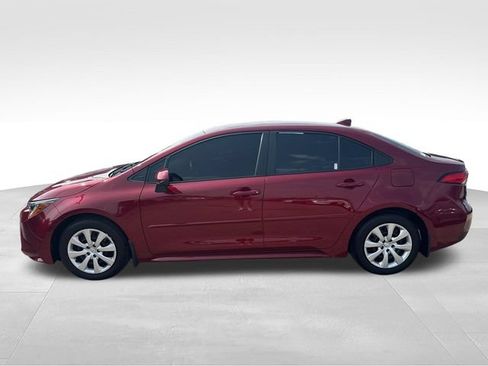 Used 2025 Toyota Corolla LE FWD image 2
