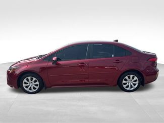 Used 2025 Toyota Corolla LE FWD video 2