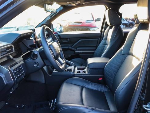 Used 2025 Toyota 4Runner TRD Off-Road Premium w/ Tow Technology Package AWD/4WD image 21