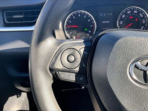 Used 2020 Toyota RAV4 LE image 12
