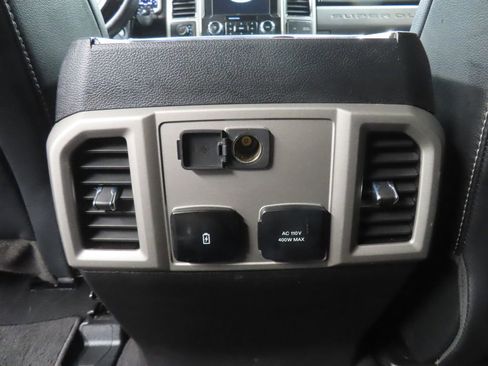 Used 2021 Ford F250 Lariat w/ Lariat Value Package AWD/4WD image 11