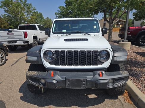 Used 2024 Jeep Gladiator Mojave AWD/4WD image 2