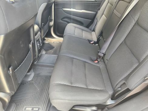 Used 2021 Jeep Grand Cherokee Laredo RWD image 25