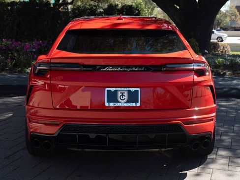 Used 2022 Lamborghini Urus AWD/4WD image 14