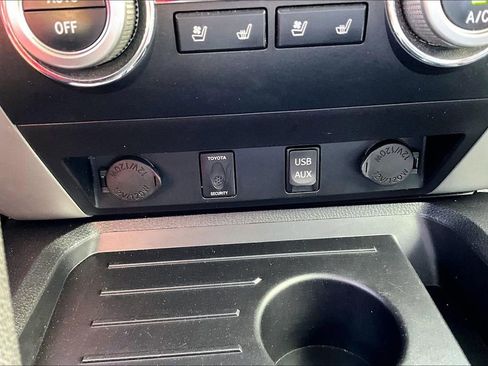 Used 2015 Toyota Tundra Platinum image 32