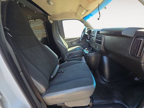 Used 2024 GMC Savana 2500 w/ Driver Convenience Package RWD image 15