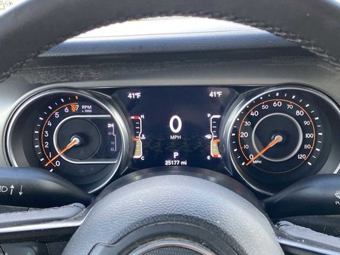 Used 2023 Jeep Gladiator Sport AWD/4WD image 20