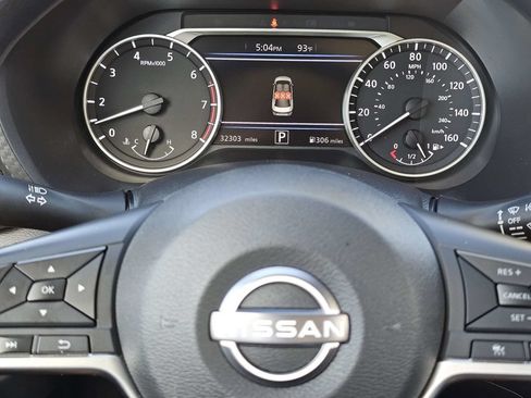 Used 2025 Nissan Sentra SV FWD image 25