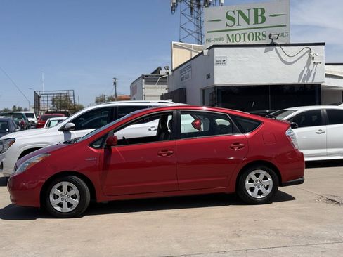 Used 2007 Toyota Prius Touring FWD image 16