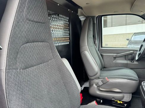 Used 2024 Chevrolet Express 2500 w/ Driver Convenience Package image 9