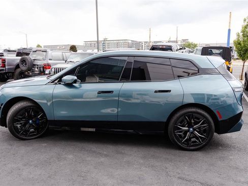 Used 2024 BMW iX xDrive50 w/ Premium Package AWD/4WD image 10