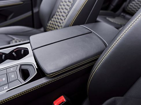 Used 2022 Lamborghini Urus AWD/4WD image 75