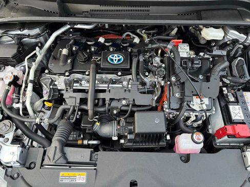 Used 2024 Toyota Corolla SE w/ SE Package image 10