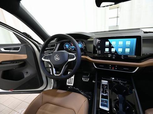 New 2026 Volkswagen Atlas Cross Sport SEL R-Line AWD/4WD image 29