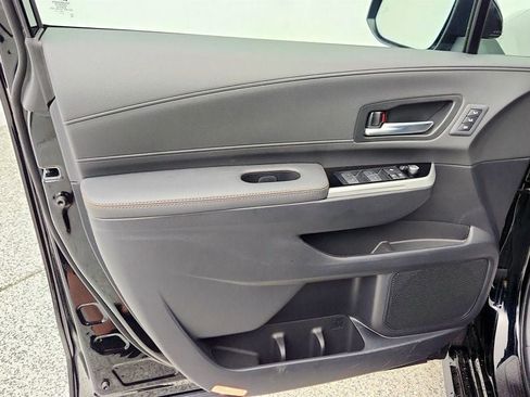 Used 2026 Toyota Sienna Platinum AWD/4WD image 11