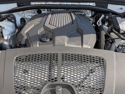 New 2026 Porsche Macan image 29