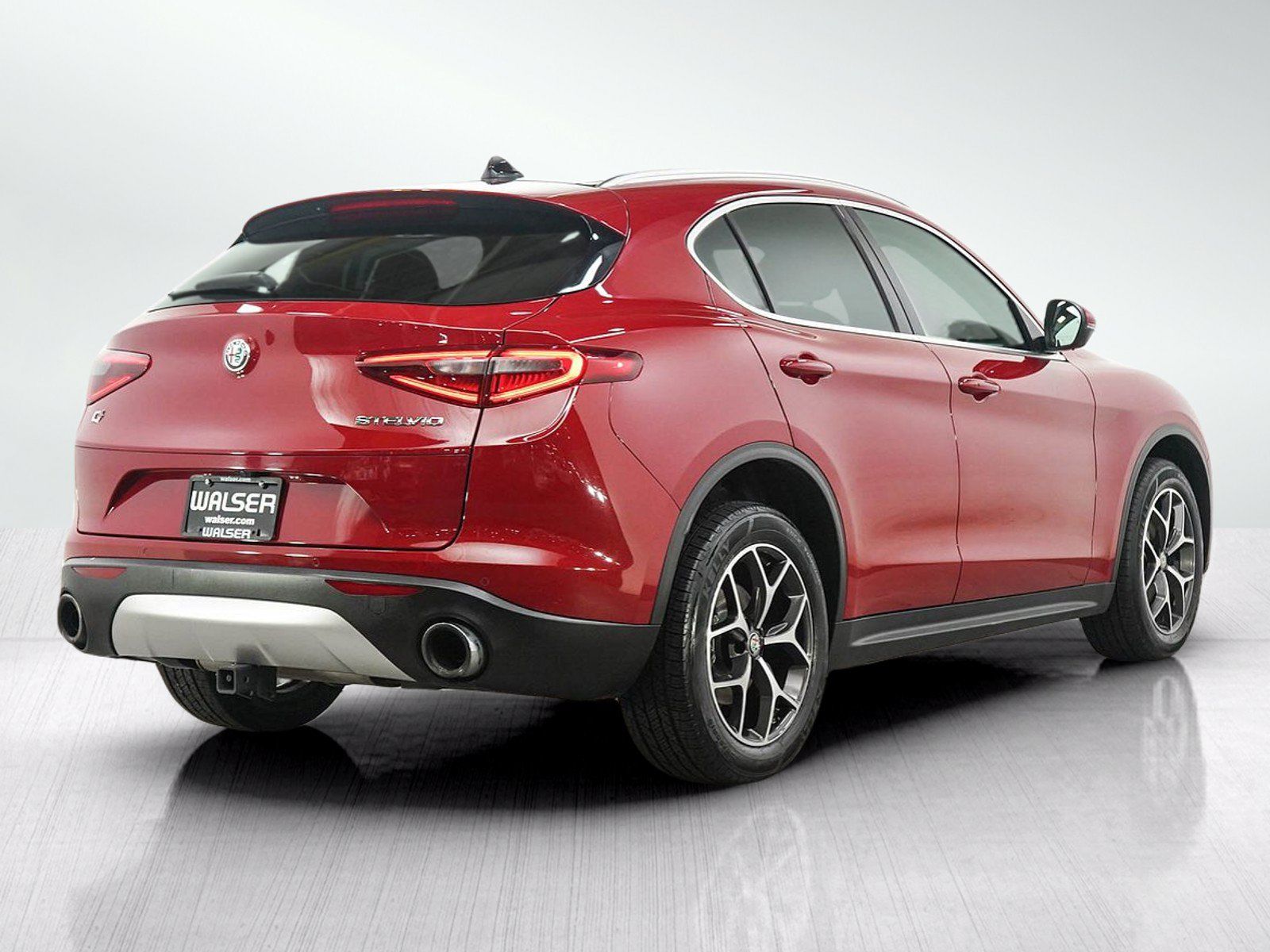 Used 2019 Alfa Romeo Stelvio Ti AWD/4WD image 5
