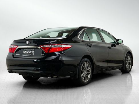 Used 2015 Toyota Camry SE FWD image 5