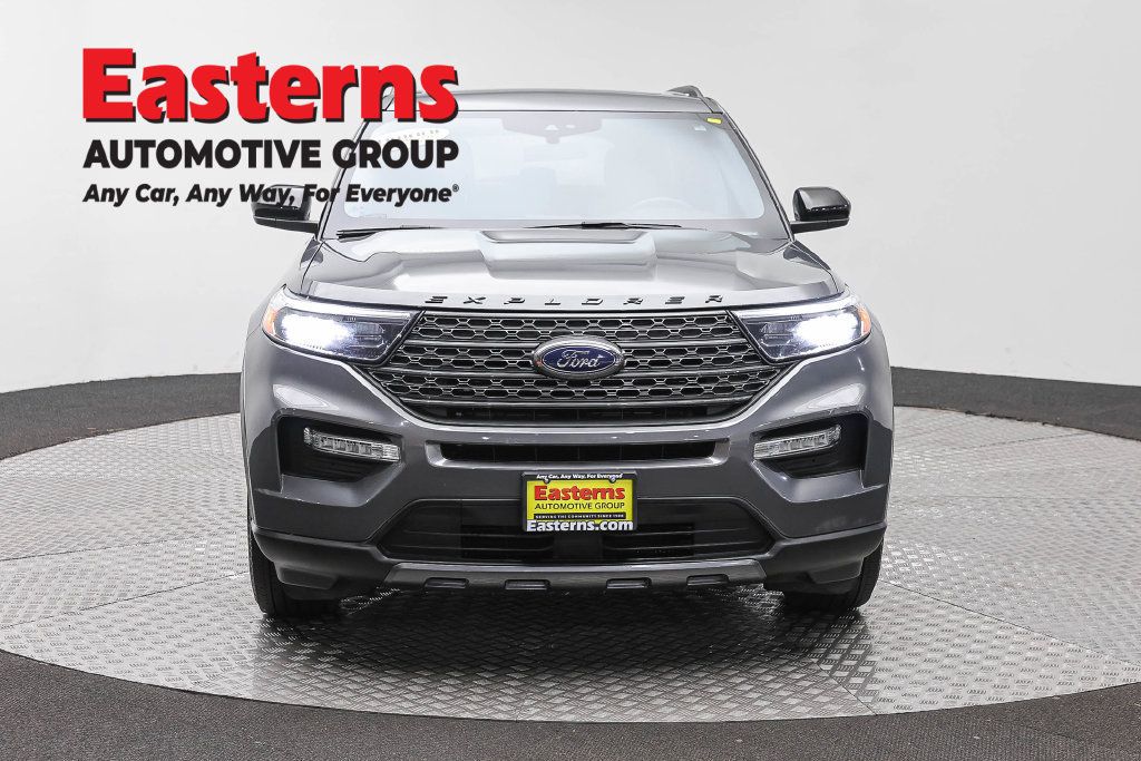 Used 2022 Ford Explorer XLT w/ Equipment Group 202A AWD/4WD image 4