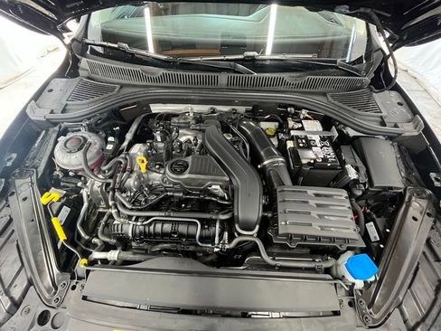 Certified 2024 Volkswagen Jetta SE w/ Panoramic Sunroof Package image 31