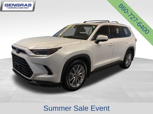 Used 2024 Toyota Grand Highlander AWD image 4