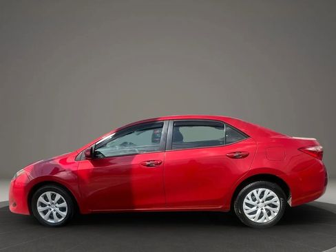 Used 2018 Toyota Corolla LE image 8