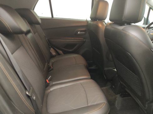 Used 2020 Chevrolet Trax LT w/ Driver Confidence Package FWD image 19