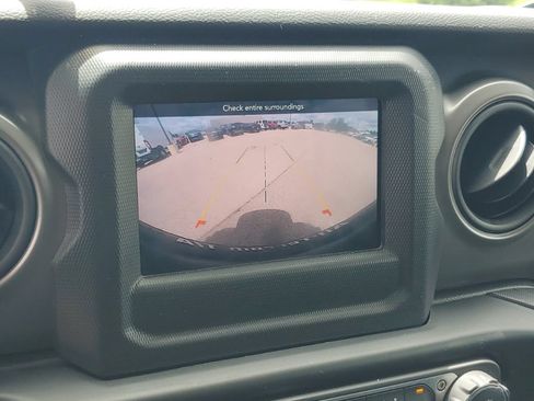 Used 2021 Jeep Wrangler Unlimited Sport AWD/4WD image 22