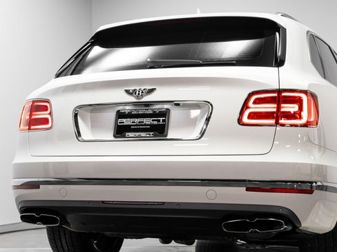 Used 2019 Bentley Bentayga image 72