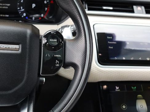 Used 2019 Land Rover Range Rover Velar R-Dynamic SE image 33